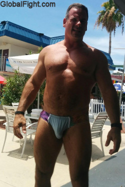 wrestlerswrestlingphotos:  hot musclebear dude