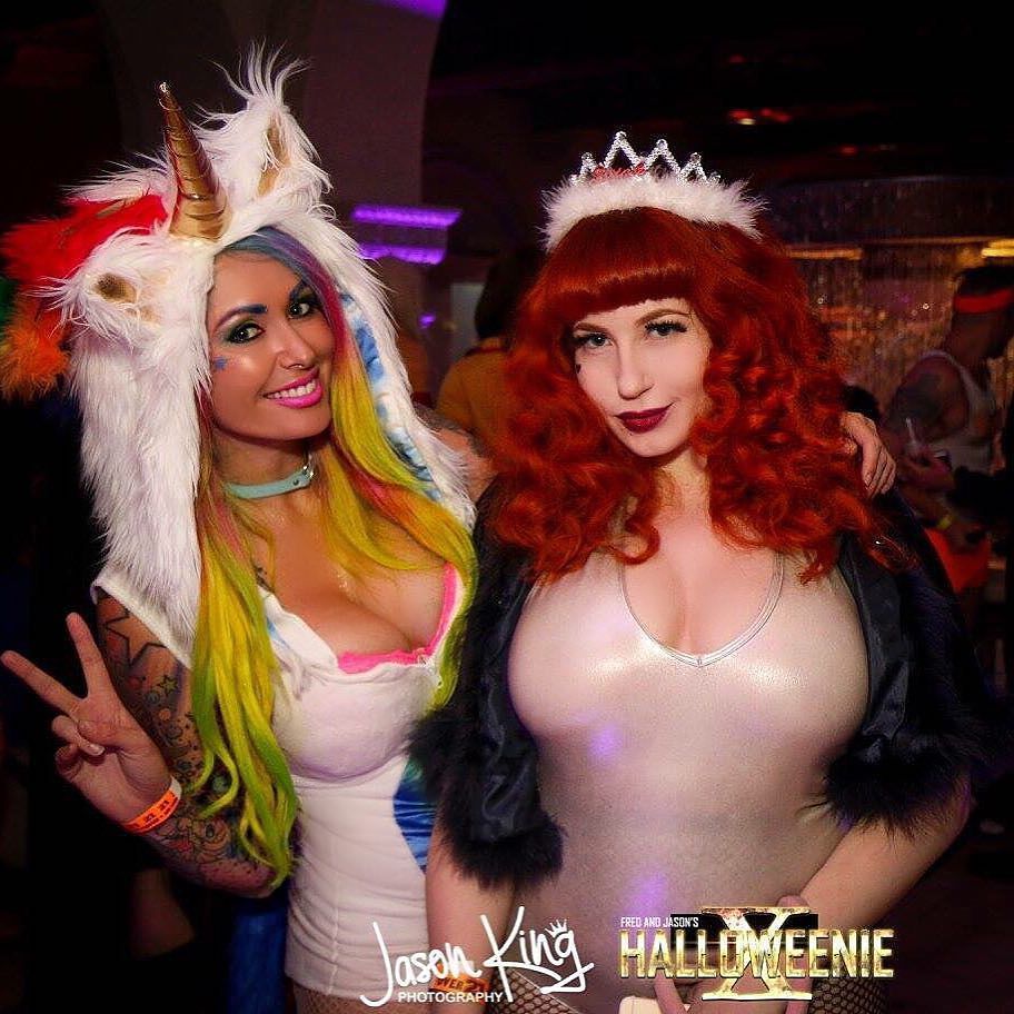 halloweenie throwback with my bbygurl @meandmyhotfriends1 cannot wait to shoot with