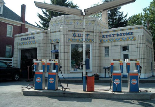 1950s gas station