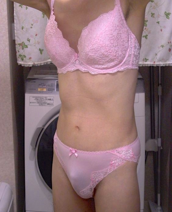 dixpantiespussy:  shesuspects:  “Bump Day”  “ Happy Valentine’s ”