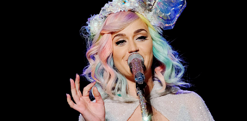 10.03 - Katy Perry Performs At Hipodromo de Palermo, Buenos Aires [HQ]