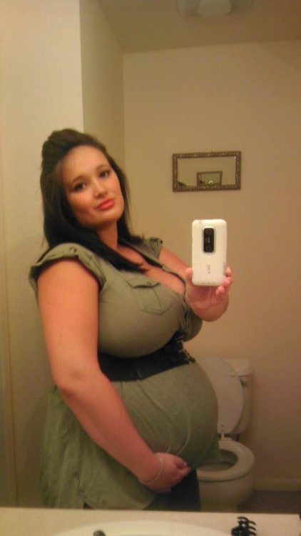 onemorebitebp:  Possibly the sexiest pregnancy I have ever seen.  Her sexuality GROWS. 