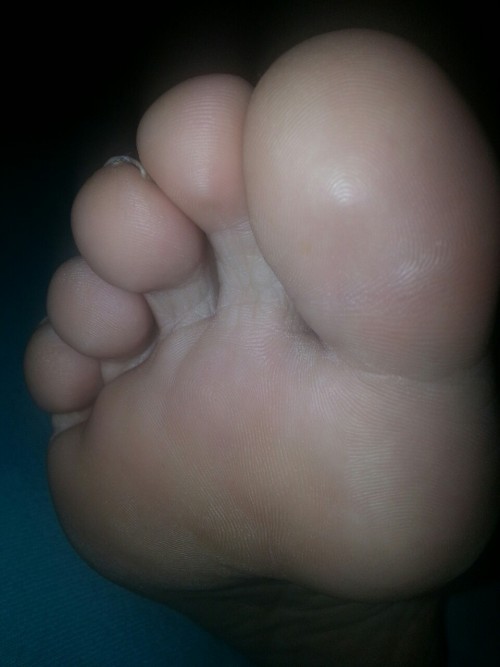 feetsolestoes1: Girlfriend’s toes!