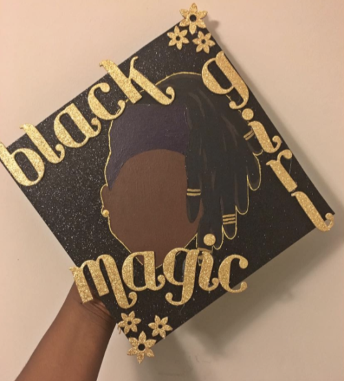 the-movemnt: From Rihanna memes to Maxine Waters quotes, graduation caps this year have been A+ foll