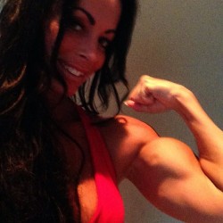 bigbicepsgirls:Life is gooood right now..