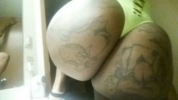 mzspadessquirts1:  #sittinonfaces #phatazz