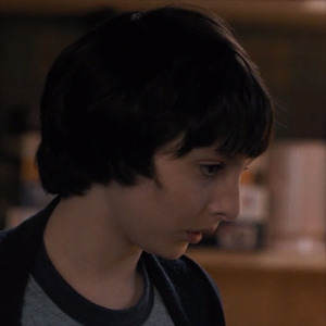 sthingsicons: Mike Wheeler (Finn Wolfhard) Stranger Things - Chapter Five: The Flea And The Acrobat.