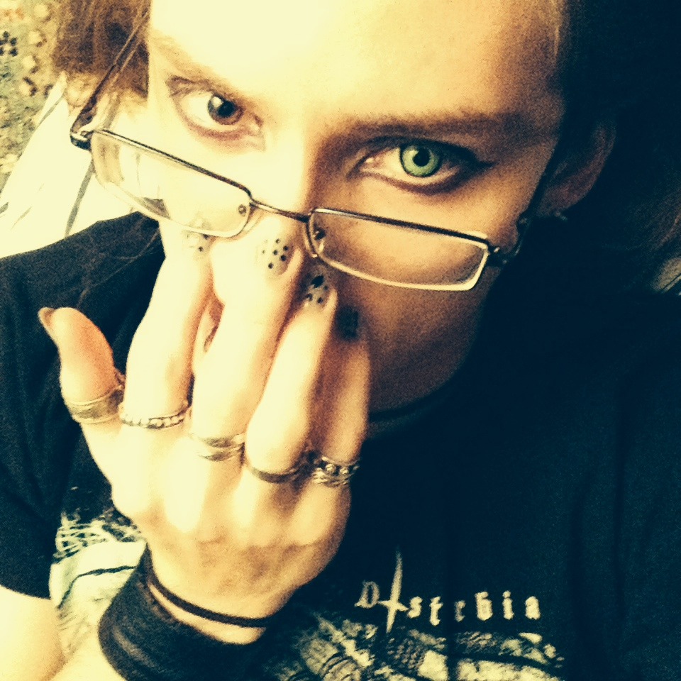 thetalkingpoltergeist:  heck yeah, looking like a girl when I want to.