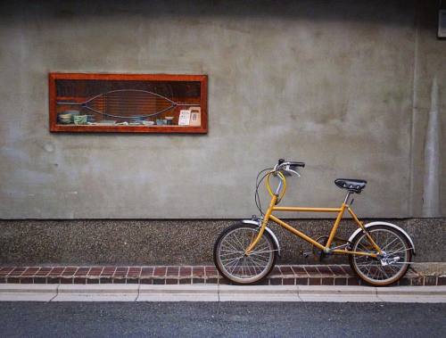 kinkicycle: Kyoto Street View. #cycle #bikes #bicycle #minivelo #city #urban #street #streetphotogra