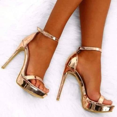 t-double-posts:All that glitters is gold…in heels!