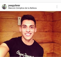 chilegrindr:  wn-piola:    “maldito embajador, hace publicidad a #malditasea mostrando en hoyo. Cuando termina maldita usa Grindr para pelarse. Ahora no puedes decir que  no eres tú, es el baño de tu casa Pedro Aguilera”    rico el pedrito 