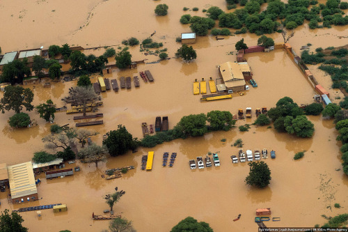 Flooded Niger River, Niamey, Niger Photo by IIya Varlamov