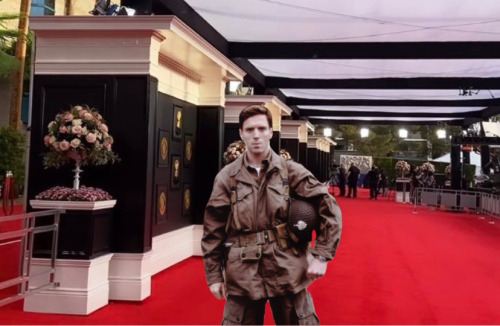 OMG I THOUGHT HE WASNT ATTENDING THE GRAMMYS AND RED CARPET THIS YEAR???