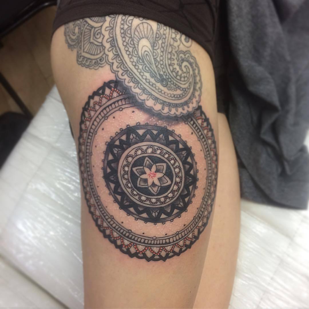 #tattoo #tatuaje #tatu #tatus #tatuajes #tattoos #ink #inklove #pierna #leg #mandala