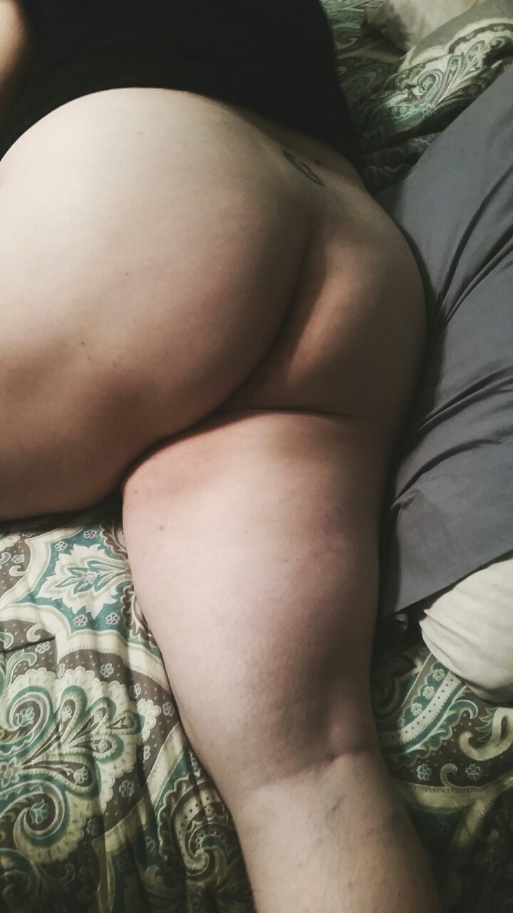 babydolldisaster:  That’s a cute booty.  Yes yes it is