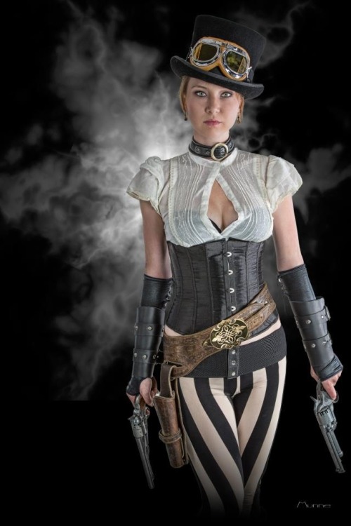 steampunk-girl:  Steampunk GirlSteampunk Girl Twitter