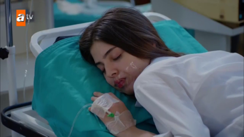 demoisellesendetresse: Biran Damla Yilmaz in the Turkish TV Serie Kirgin Cireglez, 2nd part