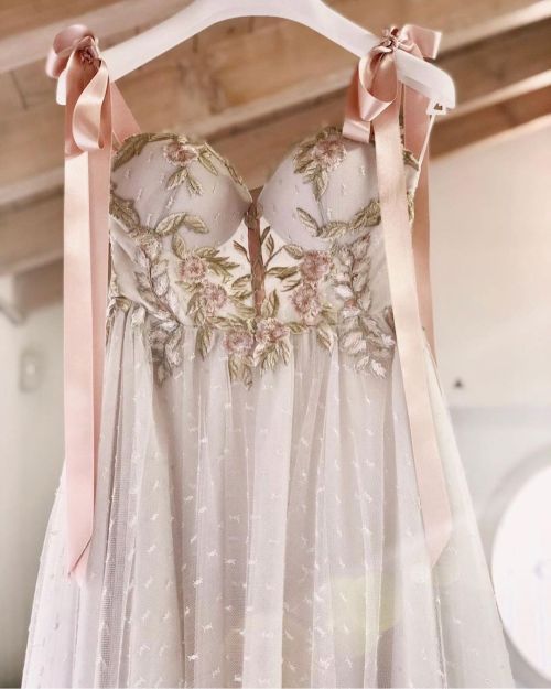 dolcesostenuto: blush flower dress | by nadiamanzato