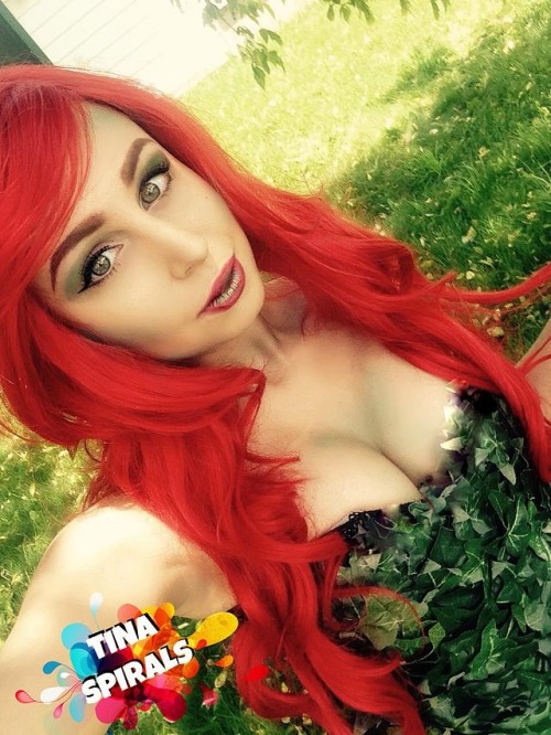 comicbookcosplay: Tina Spirals as Poison Ivy cassiadia.wix.com/tinaspirals | facebook.com/