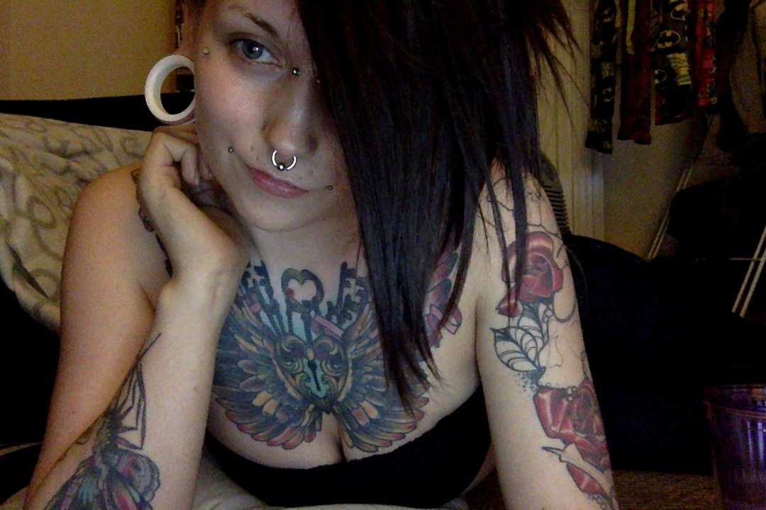 mikaulsuicide:  Oh look, wild selfies appeared  gorgeous!! perfect queen &lt;3