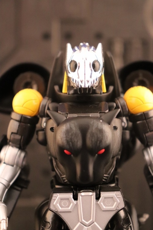 falldownthemountain: Transformers Masterpiece MP34S Shadow Panther