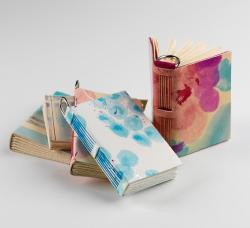 fuckyeahbookarts:  Handmade Journals by Laura