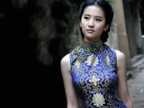 Liu Yifei (born 25 August 1987) is one of the most beautiful Chinese actresses,  She is also a 