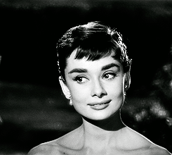 theniftyfifties:  Audrey Hepburn - gifs 