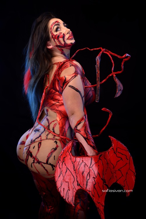 sofiasivancosplay:  My Carnage cosplay prints are finally available! Head on over to sofiasivan.storenvy.com to snag one of your own!  High res image printed on 11" x 17"“ High Quality Poster Paper Signed & Personalized*  *Personalized