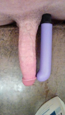 xxryan10inxx:  Comparing my size to my gfs XL toy. I win xD