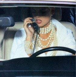 ksubied:  lalinda-evangelista: Chanel S/S 1991 (detail)Linda Evangelista by Karl Lagerfeld   (18+ only)