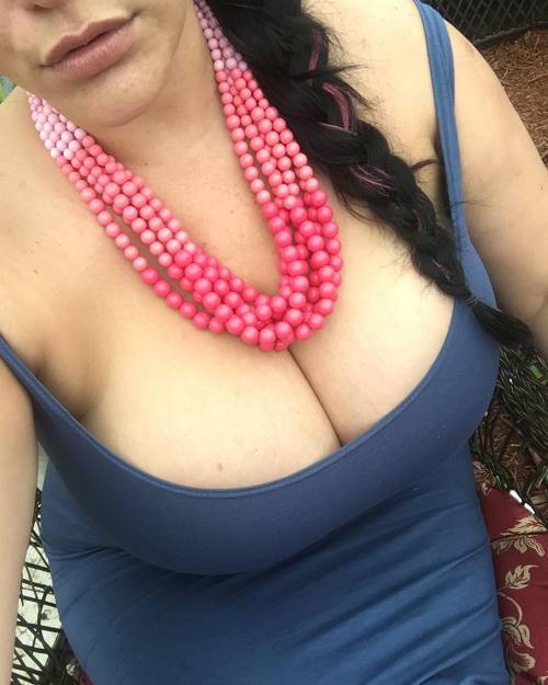 Is this too much #cleveage for Sunday bbq? adult photos
