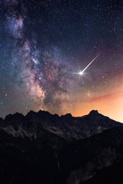 favorite-season:  Shooting Star by Jonathan