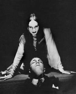 monstercrazy:  The Mark of the Vampire (1935)  The way i highjack the dick from the giver