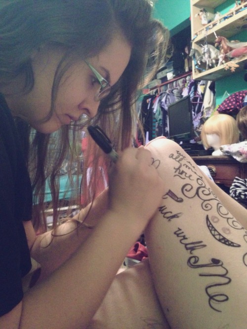 stonershinji:Amanda wud make a hot tattoo artist 10/10