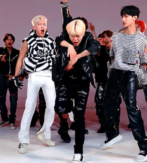 SEUNGKWAN HOT Relay Dance