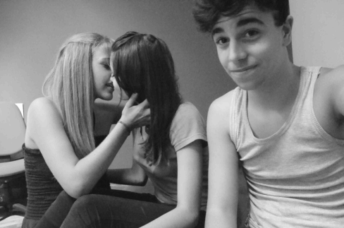 thank-god-im-a-lesbian:  ♥ Lesbian Blog ♥