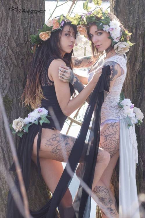 altmodelgirlcrush: Seta Di Juta &amp; Sarah Ceccarelli @refendoe@minuminula