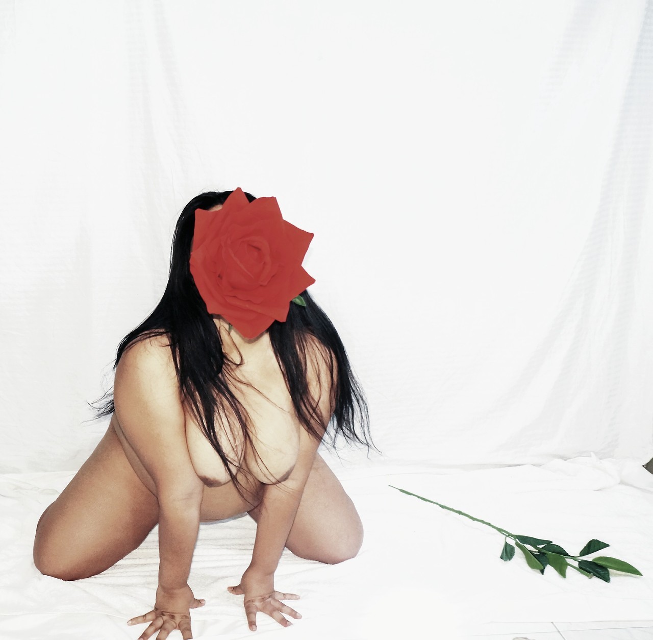 just-awild-thing: Red Rose Serie  I grow where you plant  Self-portrait