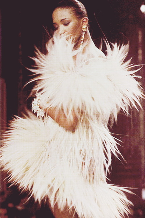 naomihitme: Naomi, Yves Saint Laurent Fall/Winter 1987 Haute Couture 