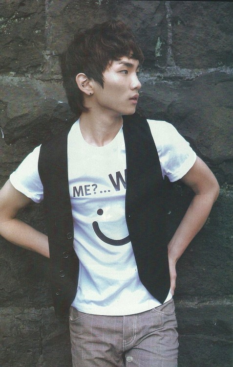 ultrakdramamama:  Flawless Kim Kibum ~ SHINee The First Photobook ~ Night            my scans  