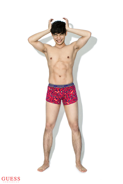 korean-hotshot:  헐누구임졸귄데?