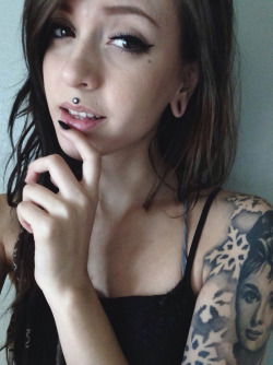 itsall1nk:  More Hot Tattoo Girls athttp://itsall1nk.tumblr.com