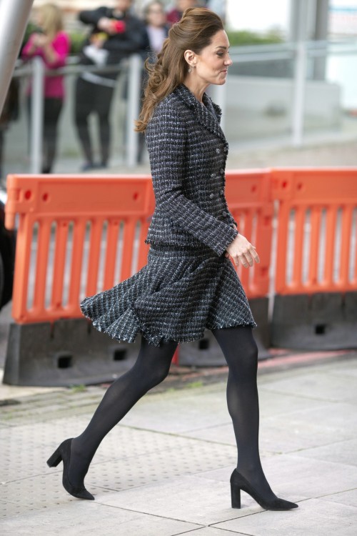 once again, the Duchess leads by example…the very picture of Proper Femininity