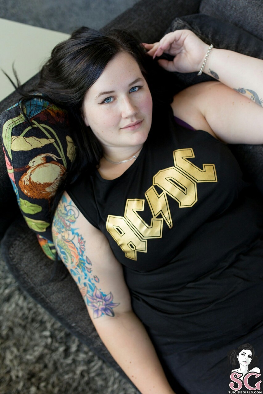 lexmorgull:  Preview of whats to come in my latest set ‘Back in Black’ for suicidegirls