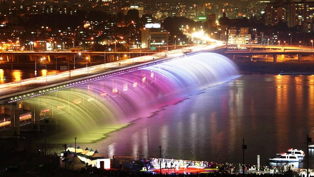 opticallyaroused:  Spectacular Banpo Bridge in Seoul, South Korea