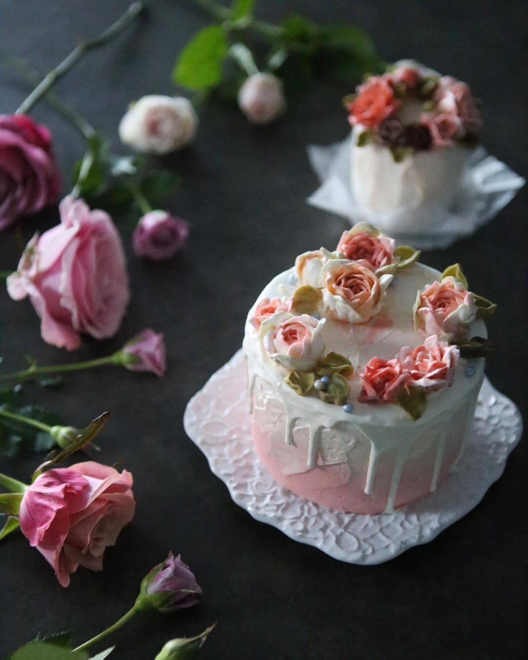 sosuperawesome: Floral Cake Art by Soo Cake on Instagram  Follow So Super Awesome