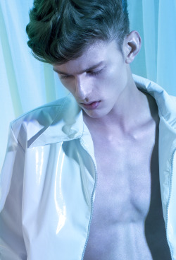 haironfirelouisg:  Hunter Magazine Photographer: Marlen Keller Styling: Zuza Stepien  Model: Elvis Jankus