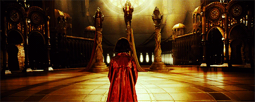 vesperlynds:It is said that the Princess returned to her father’s kingdom. That she reigned there wi
