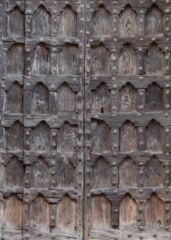 scavengedluxury:  Chapel door. Verona, October